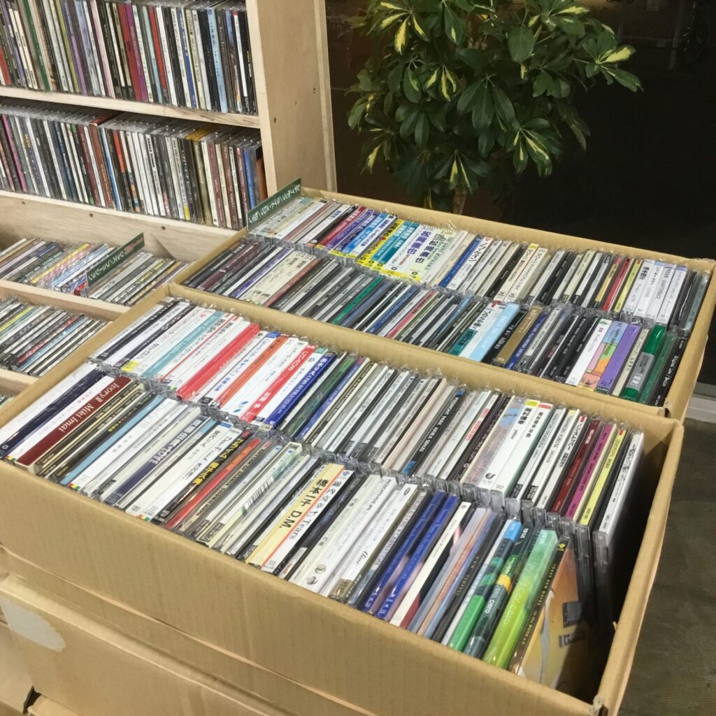 『Re:シティポップ』と題した特集を110円CDコーナー横で展開しました。