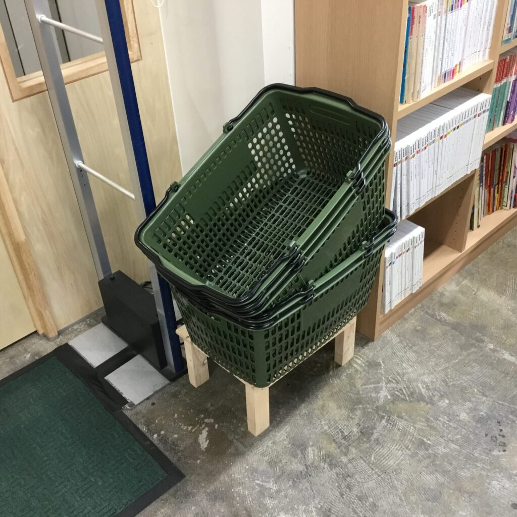 店内の買い物カゴのご案内