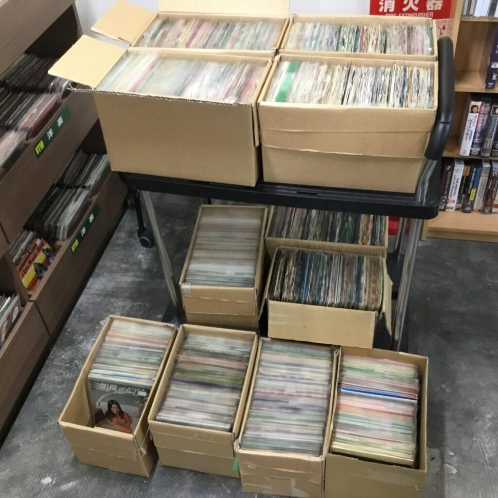 【EP新入荷情報】110円シングルレコードを約1500枚大放出しました!