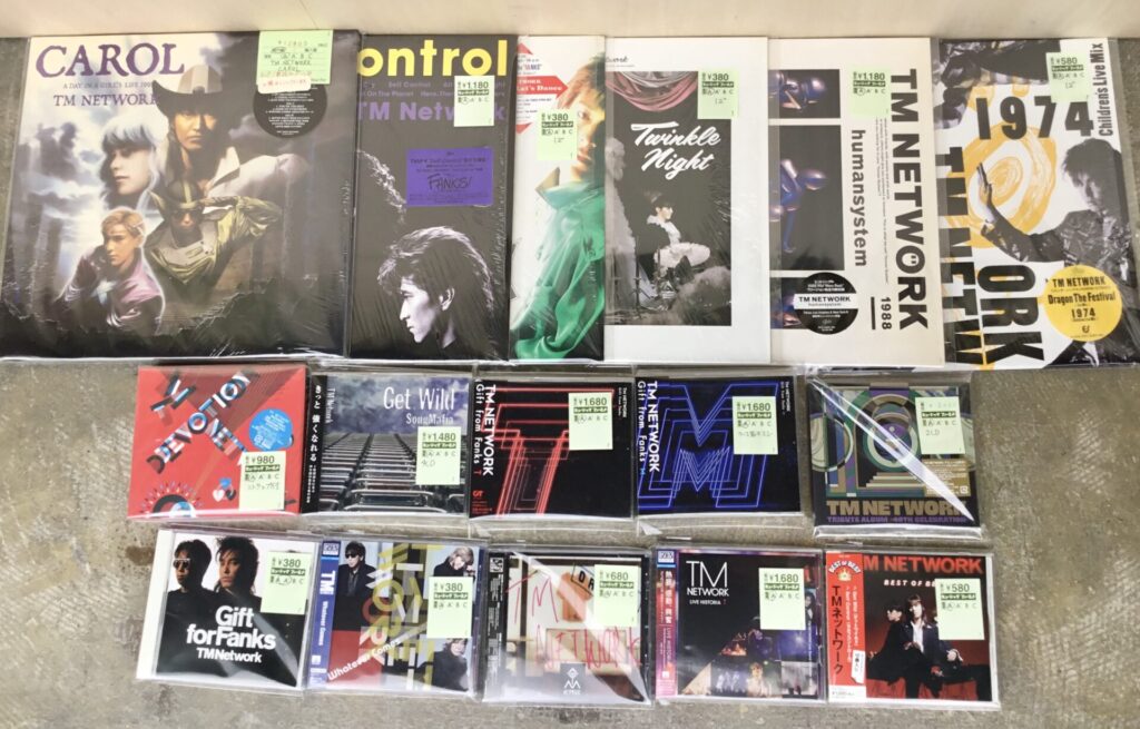 【新入荷情報】 TM Network のレコードとCDがひとつかみ入荷しました。